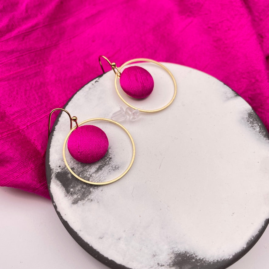 Ohrringe Inner Circle klein . Bright Pink