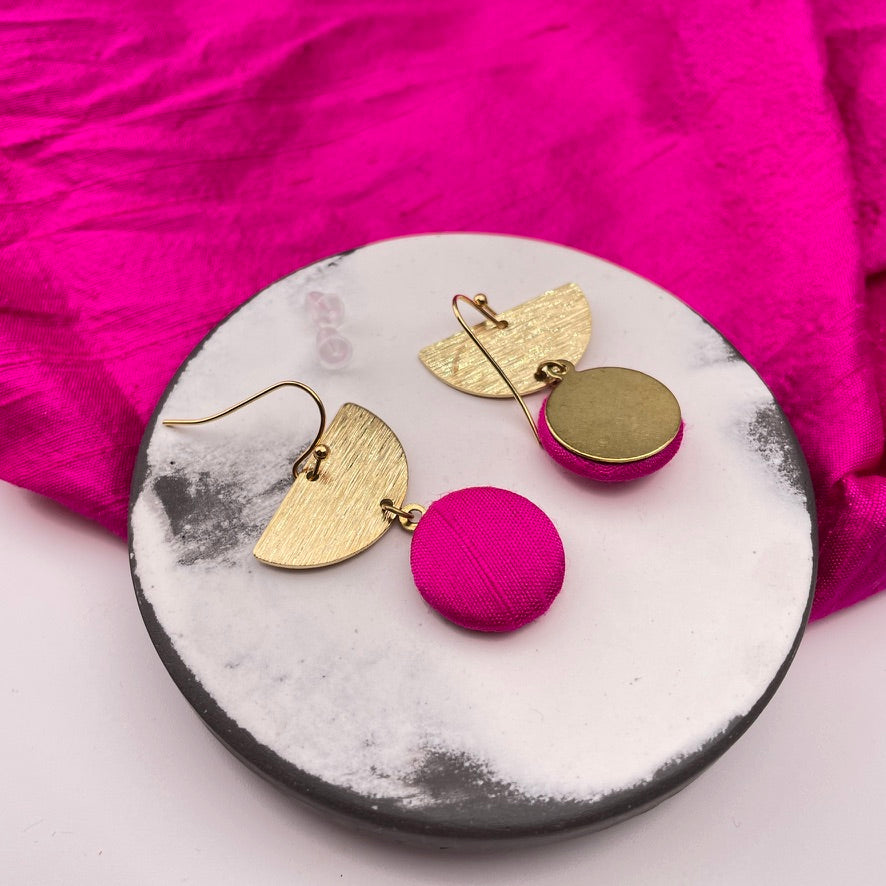 Ohrringe Halbmond . Bright Pink