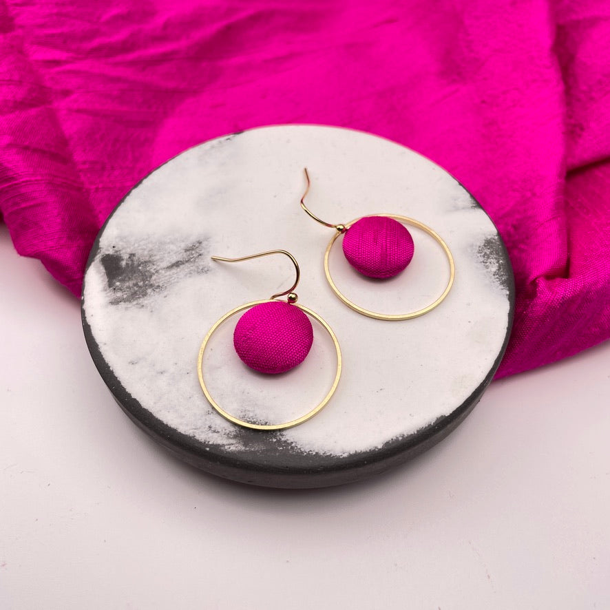 Ohrringe Inner Circle klein . Bright Pink