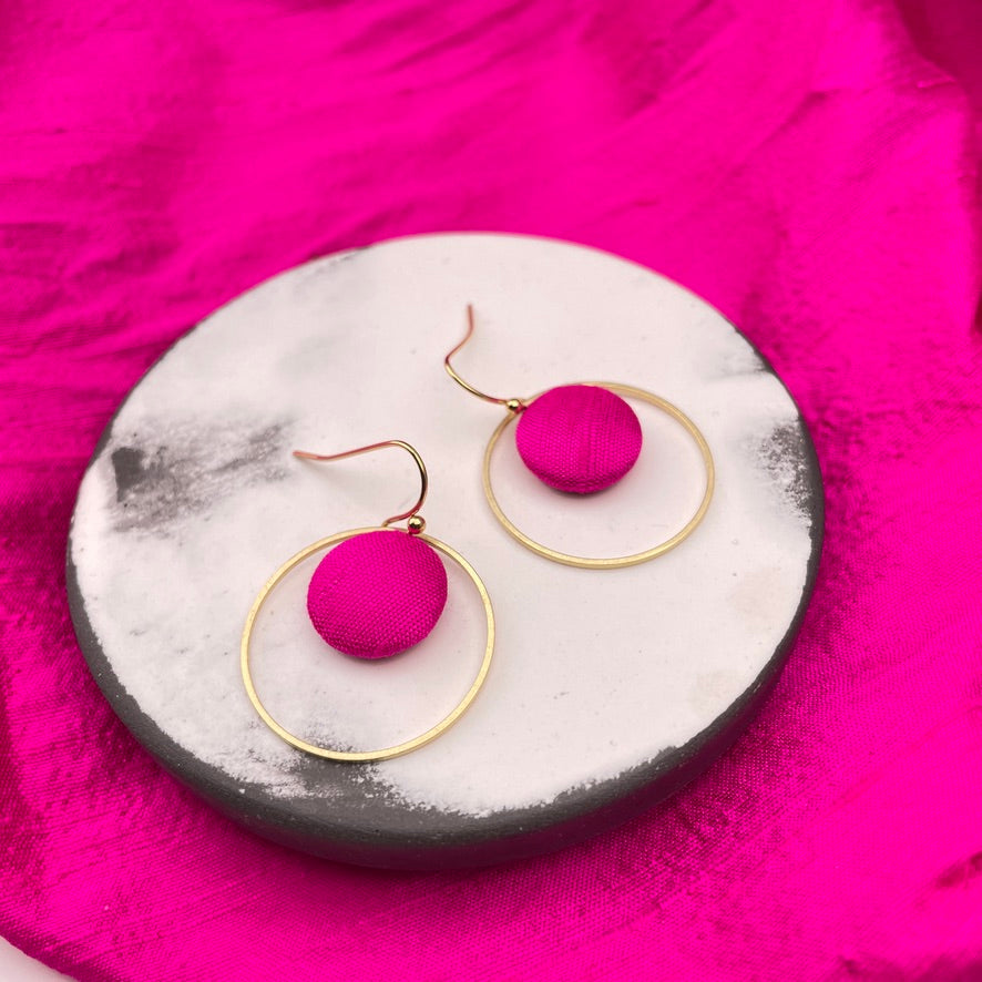 Ohrringe Inner Circle klein . Bright Pink