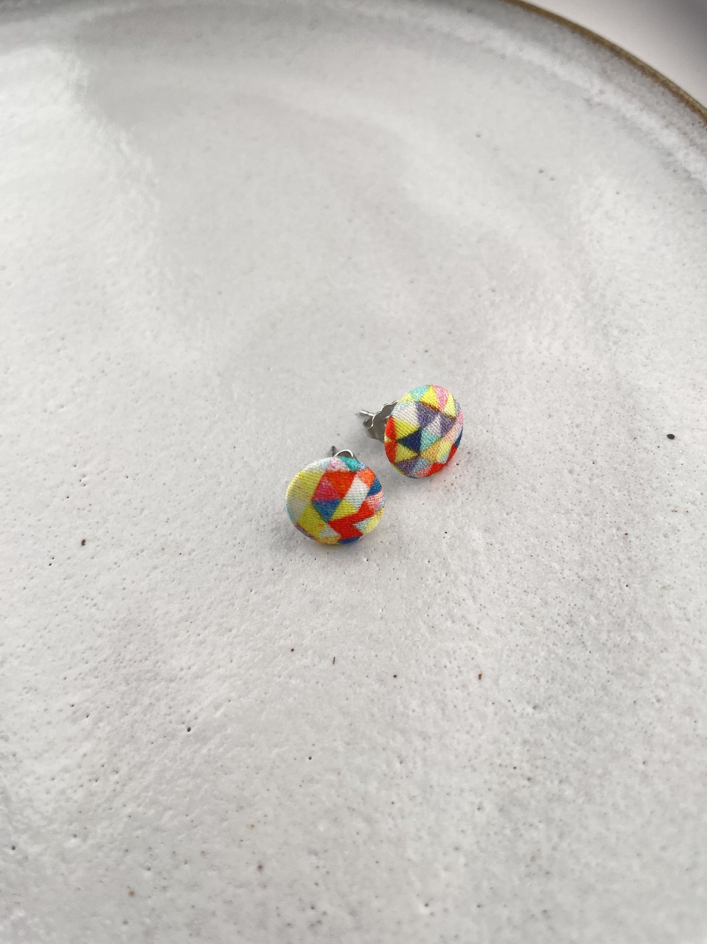 kleine Stoffstecker . Dreiecke