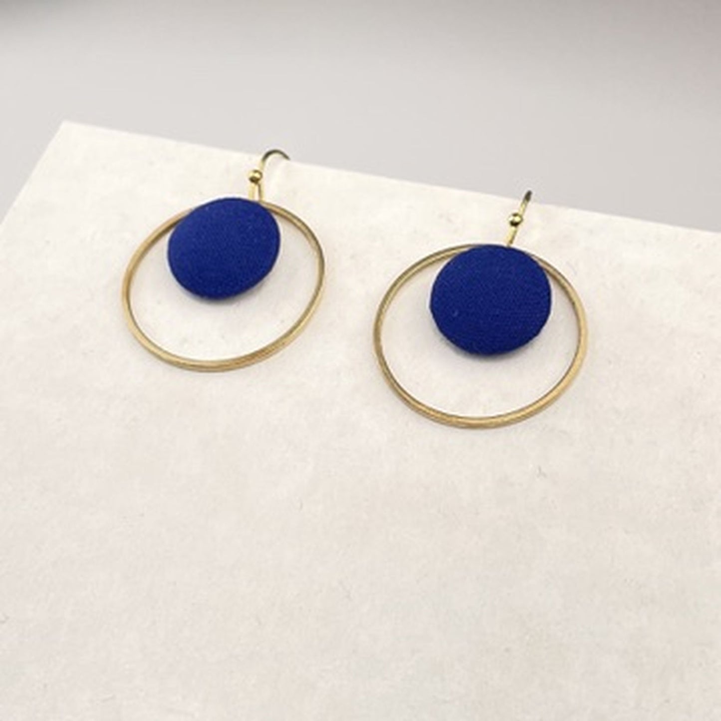 Ohrringe Inner Circle klein in Royalblau