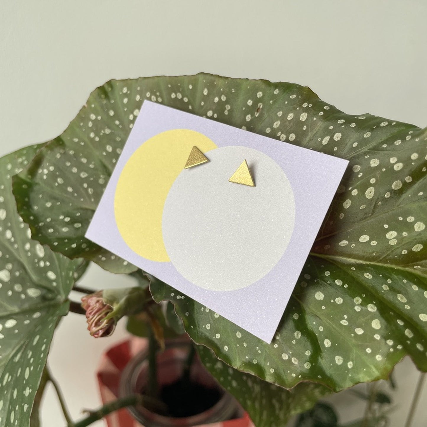 ✨Nira – gehämmerter Ohrstecker 🔺