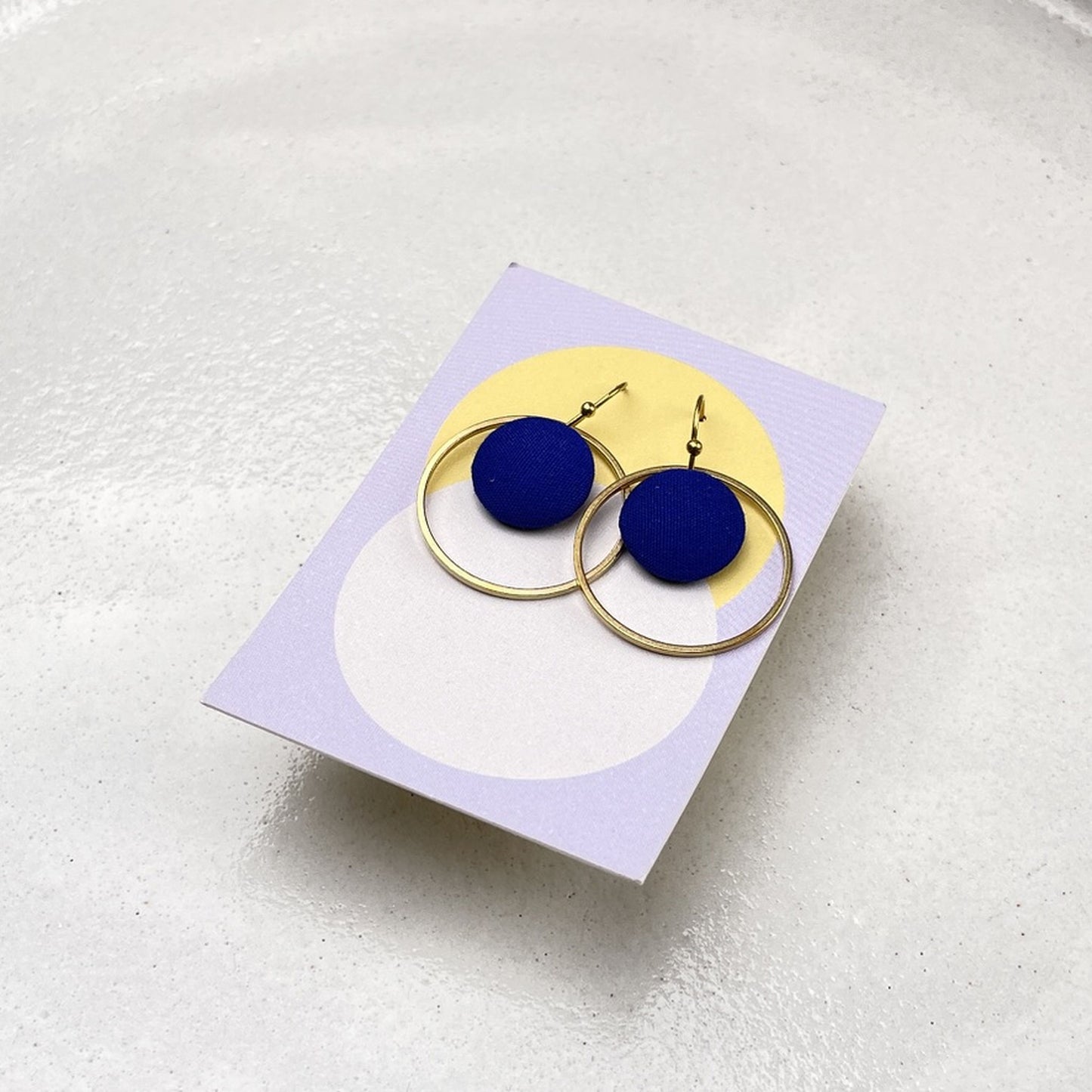 Ohrringe Inner Circle klein in Royalblau