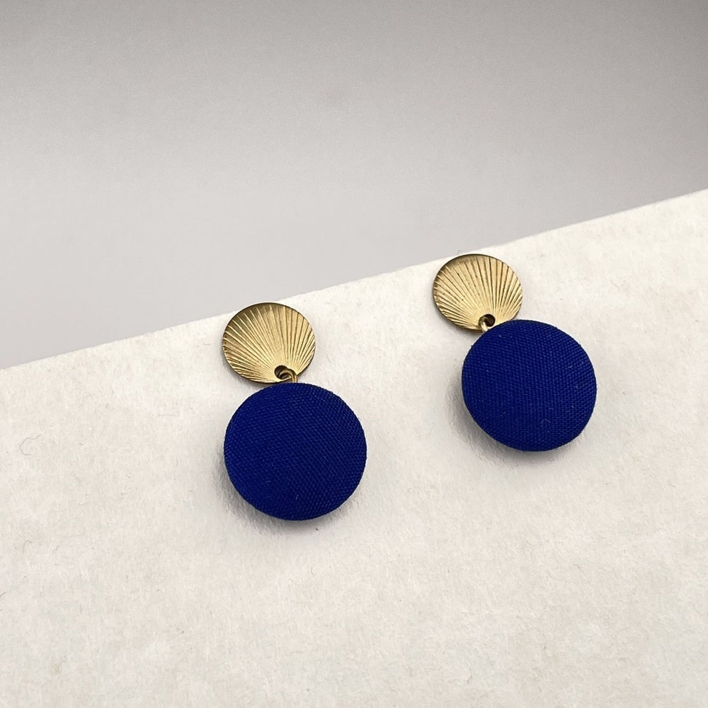 Ohrstecker Transit in Royalblau