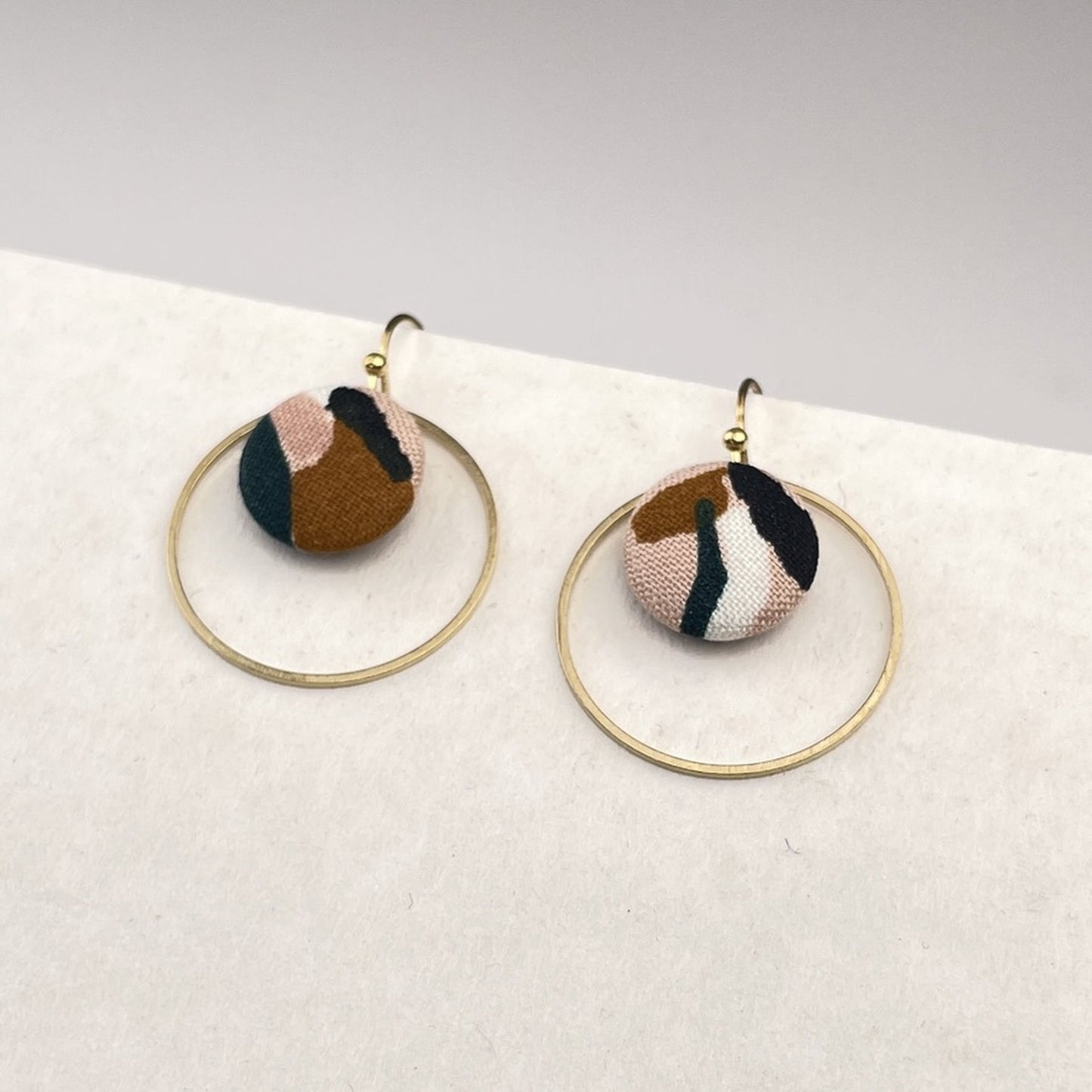 Ohrringe Inner Circle klein .Natural Klecks
