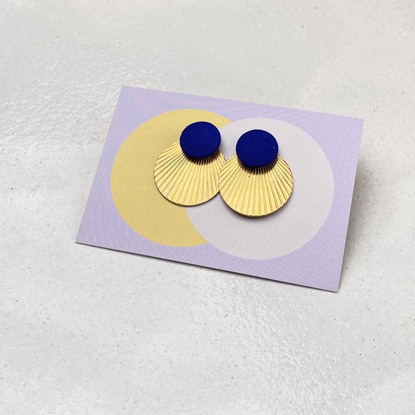 Ohrstecker Rundling in Royalblau
