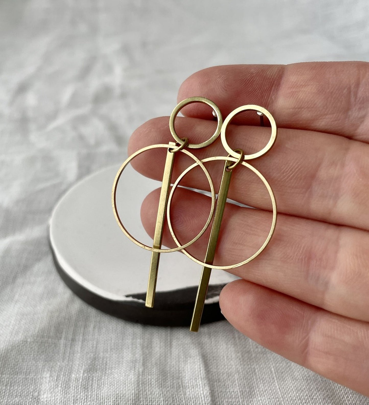 ✨Doti – Punkt Punkt Strich als lange Ohrstecker