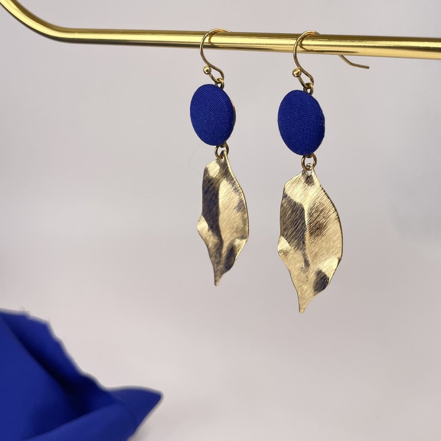 Ohrringe Lievs in Royalblau