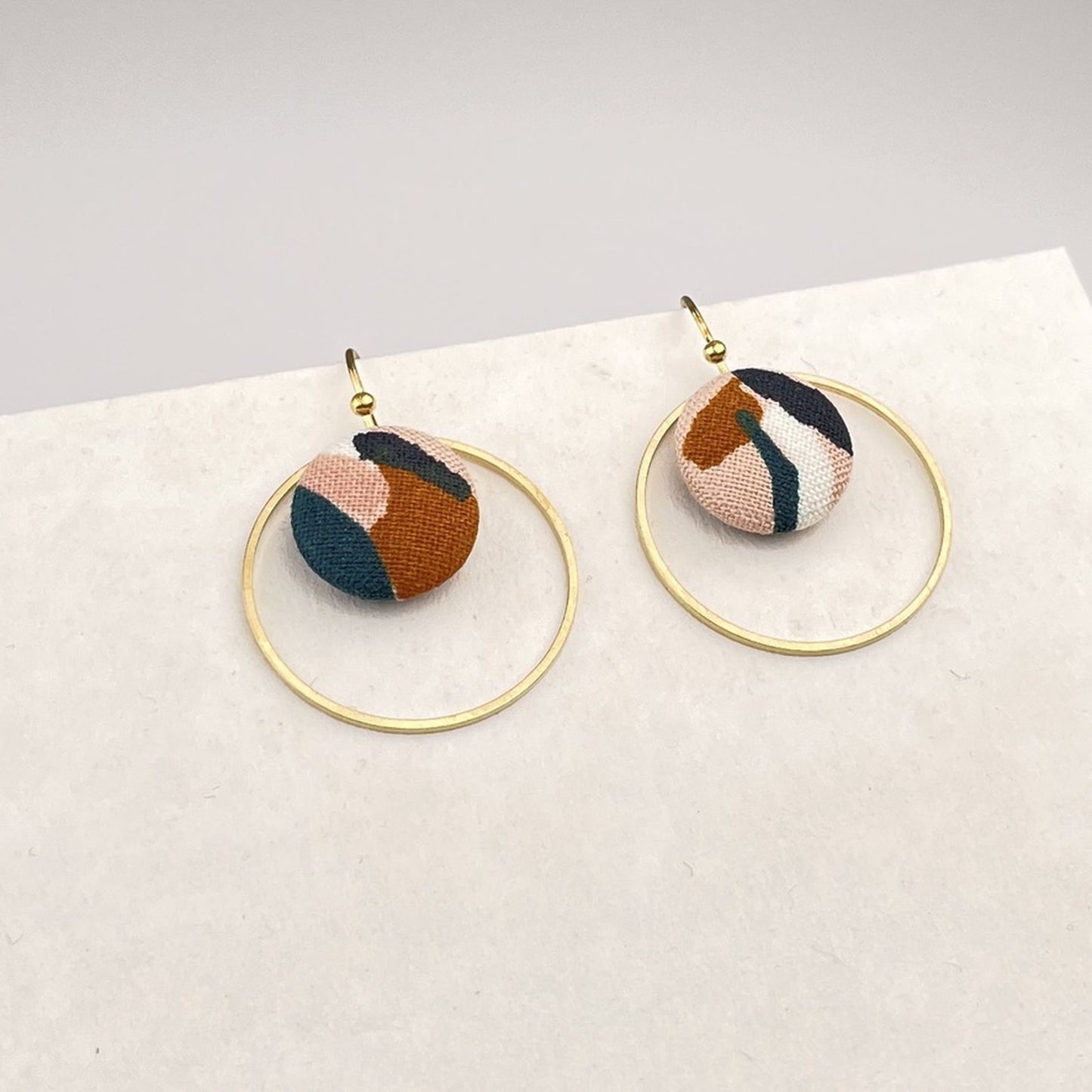 Ohrringe Inner Circle klein .Natural Klecks