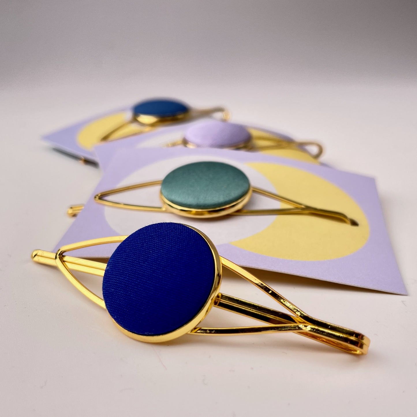 Haarspange *All Eyes In* in Royalblau