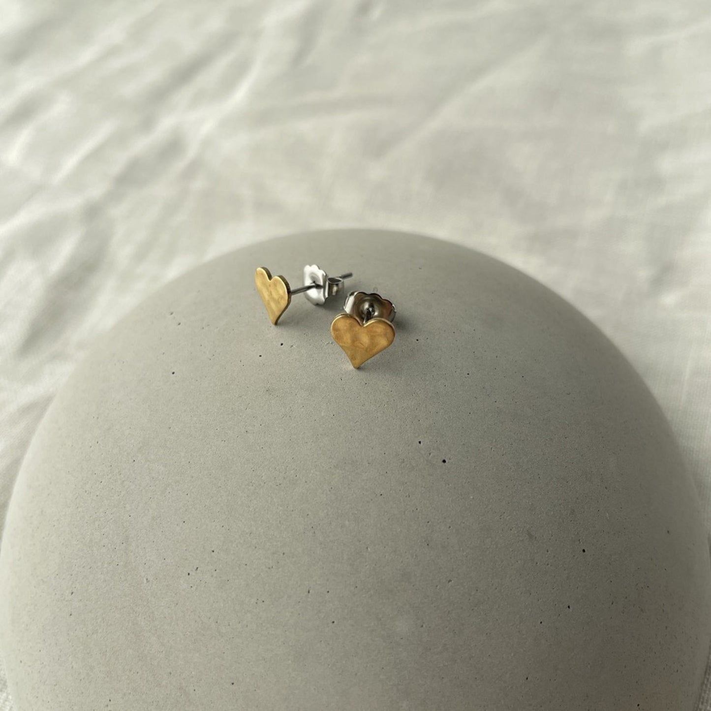 ✨Runi – gehämmerter Ohrstecker ❤️