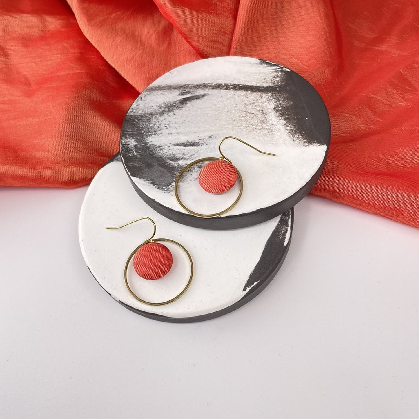 Ohrringe Inner Circle klein in Lachs