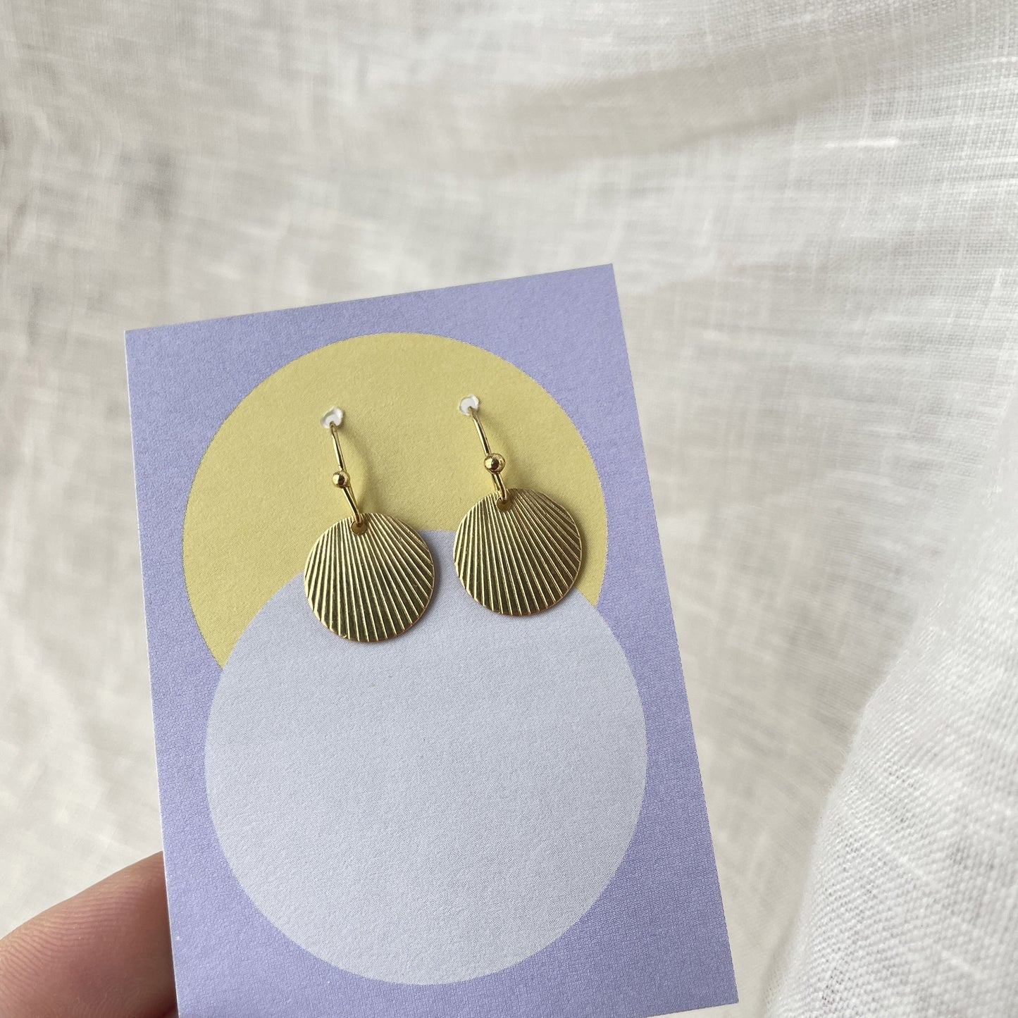 ✨Sora – Ohrringe . einem Kreis im Strahlenmuster