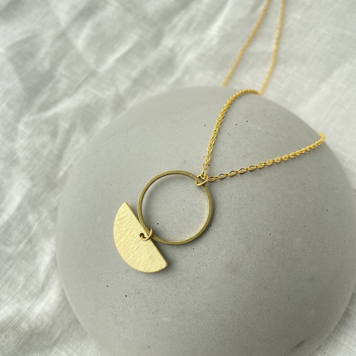 Lill . Kette . Halber Glanz