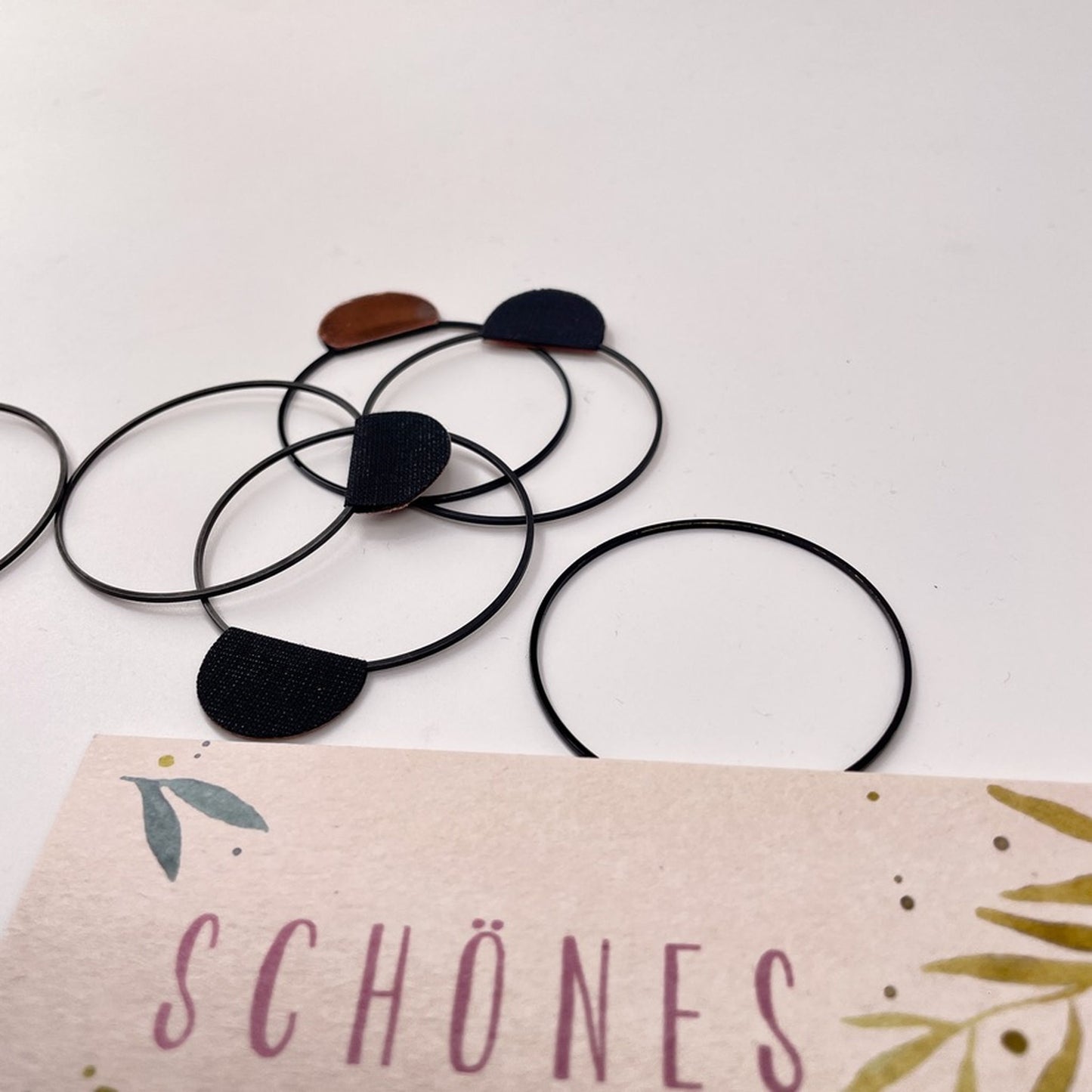 Bildaufhänger. Kreis 4,5cm . Schwarz