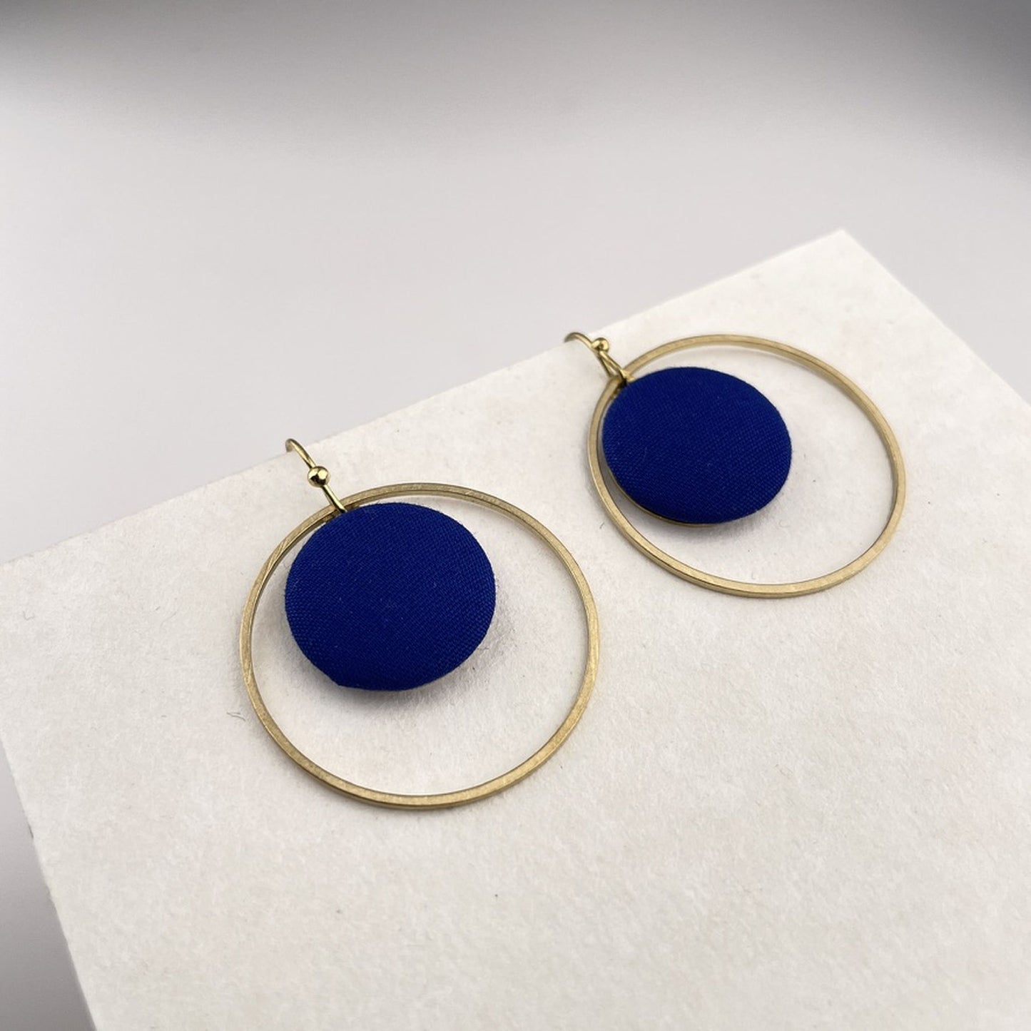 Ohrringe InnerCircle groß in Royalblau