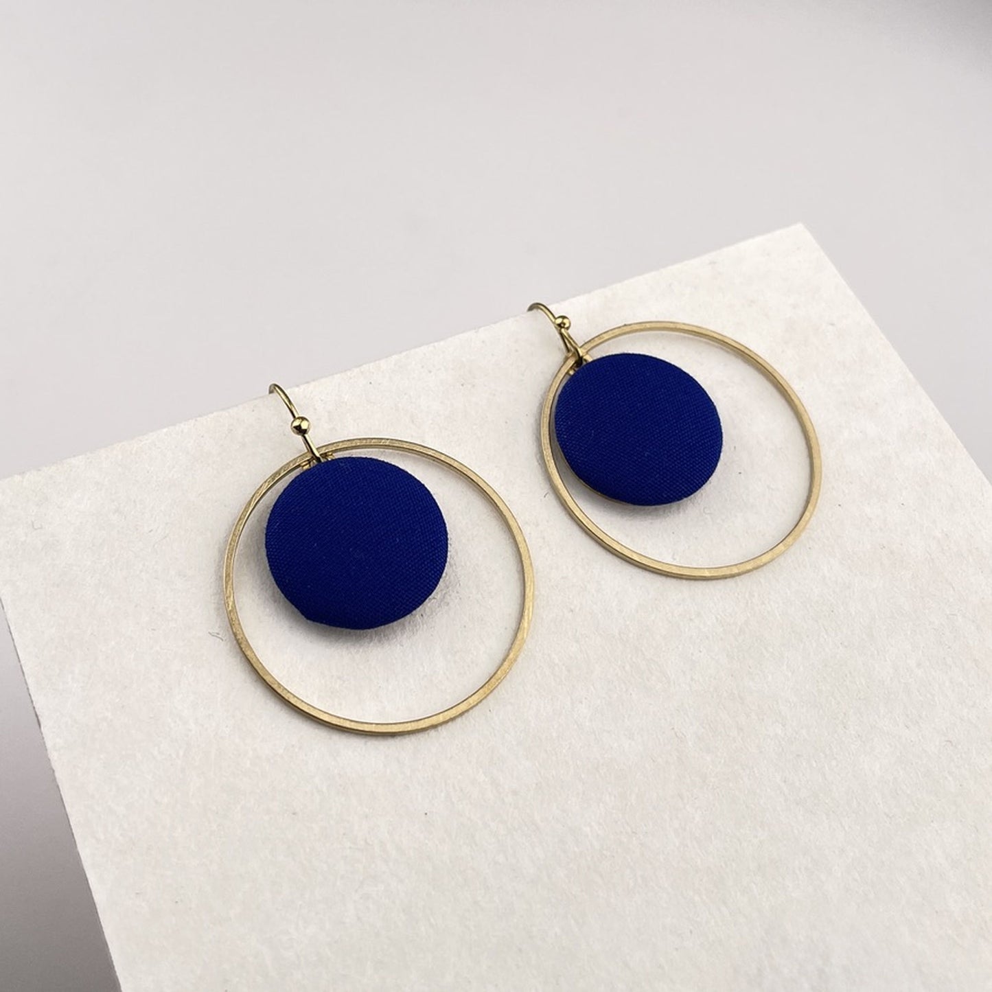 Ohrringe InnerCircle groß in Royalblau