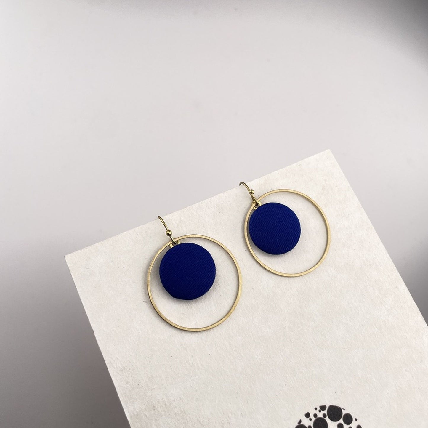 Ohrringe InnerCircle groß in Royalblau