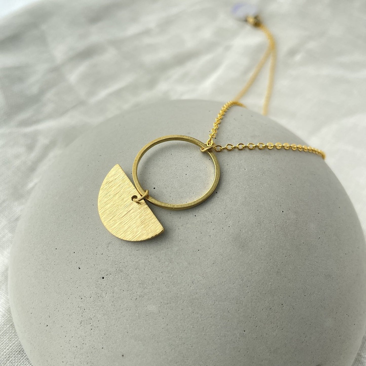 Lill . Kette . Halber Glanz
