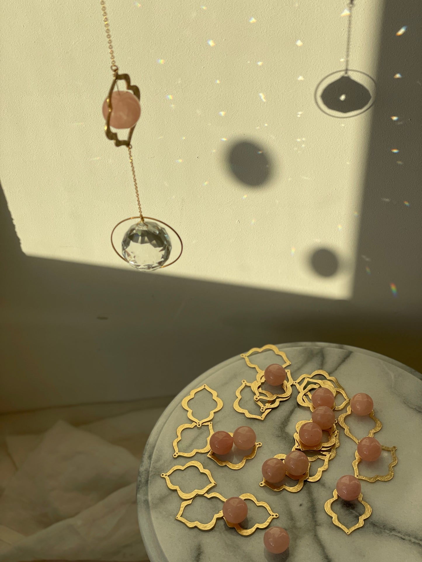 Suncatcher Vulva light Rosé. gold