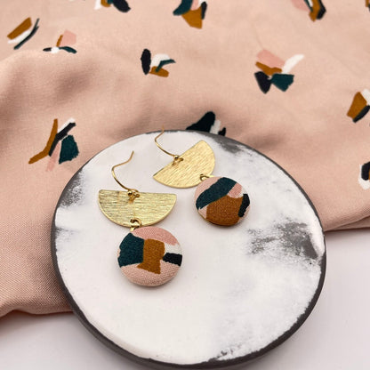 Ohrringe Halbmond . Klecks Beige