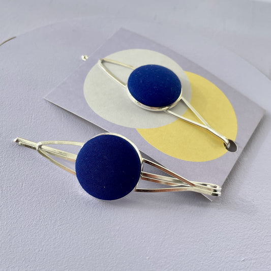 Haarspange *All Eyes In* in Royalblau. Silber