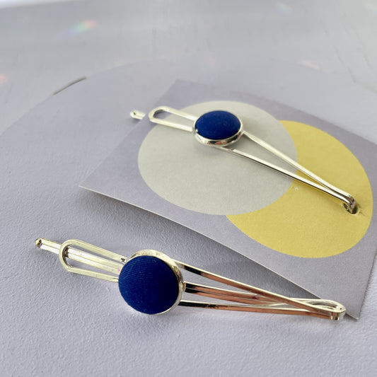 Haarspange *Little Pea*in Royalblau . Silber