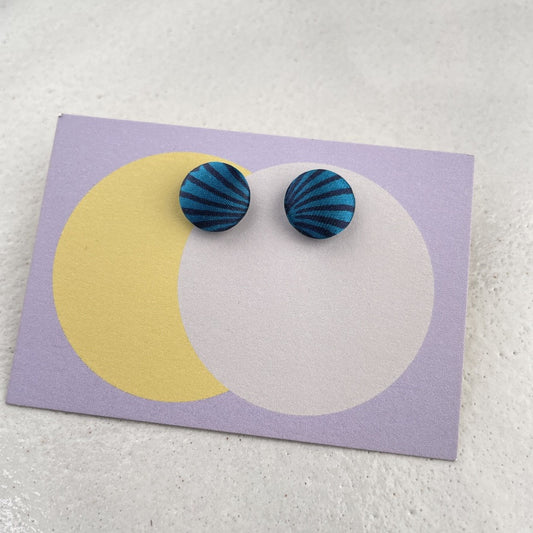 kleine Stoffstecker . blaue Strahlen
