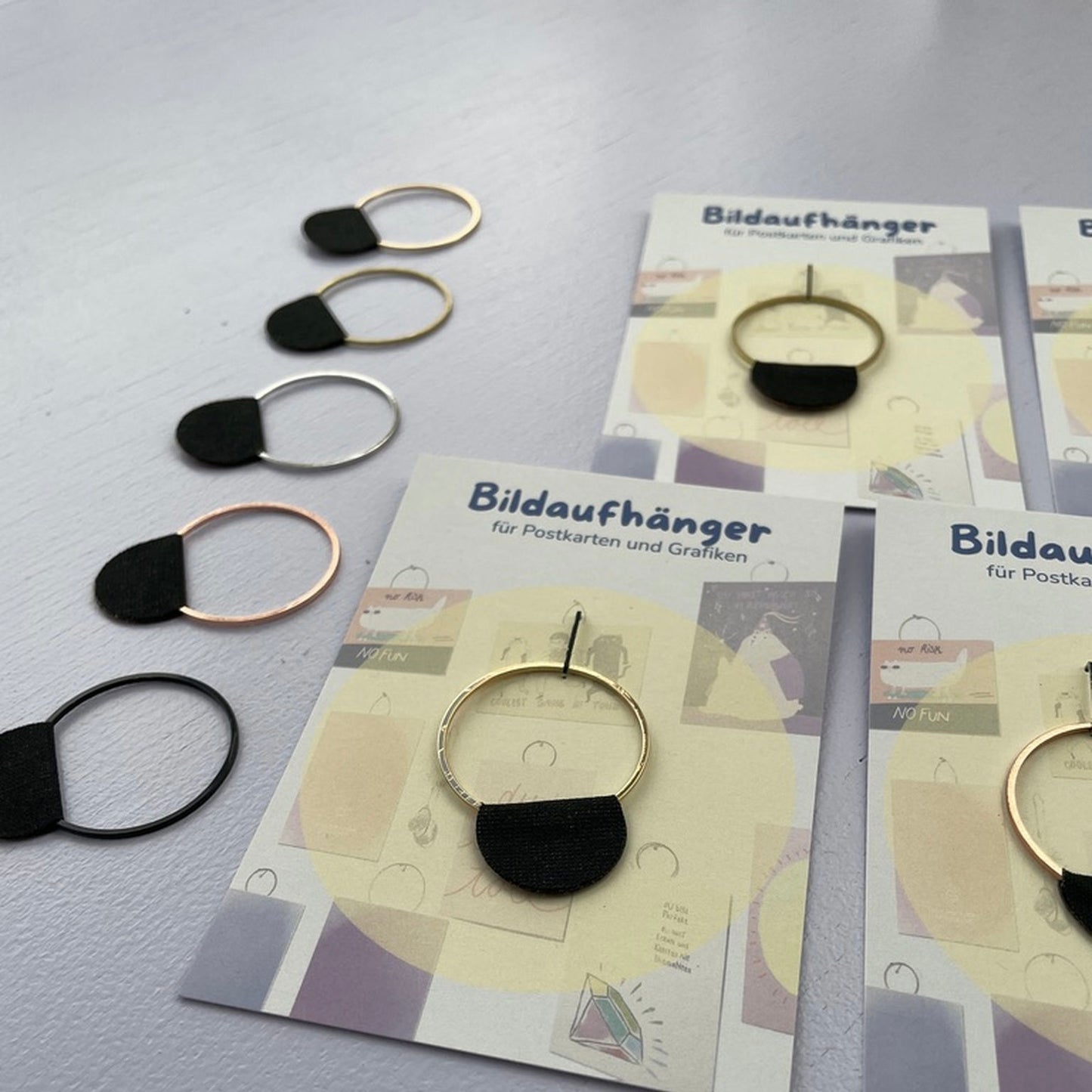 Bildaufhänger zum Postkarten aufhängen Kreis klein / Wohndeko / Galerie