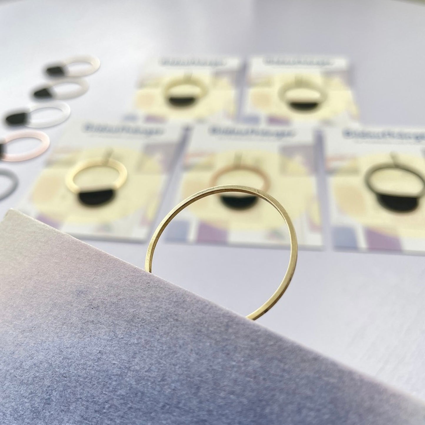 Bildaufhänger zum Postkarten aufhängen Kreis klein / Wohndeko / Galerie