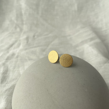 ✨Nara – große Ohrstecker mit sandmatter Oberfläche