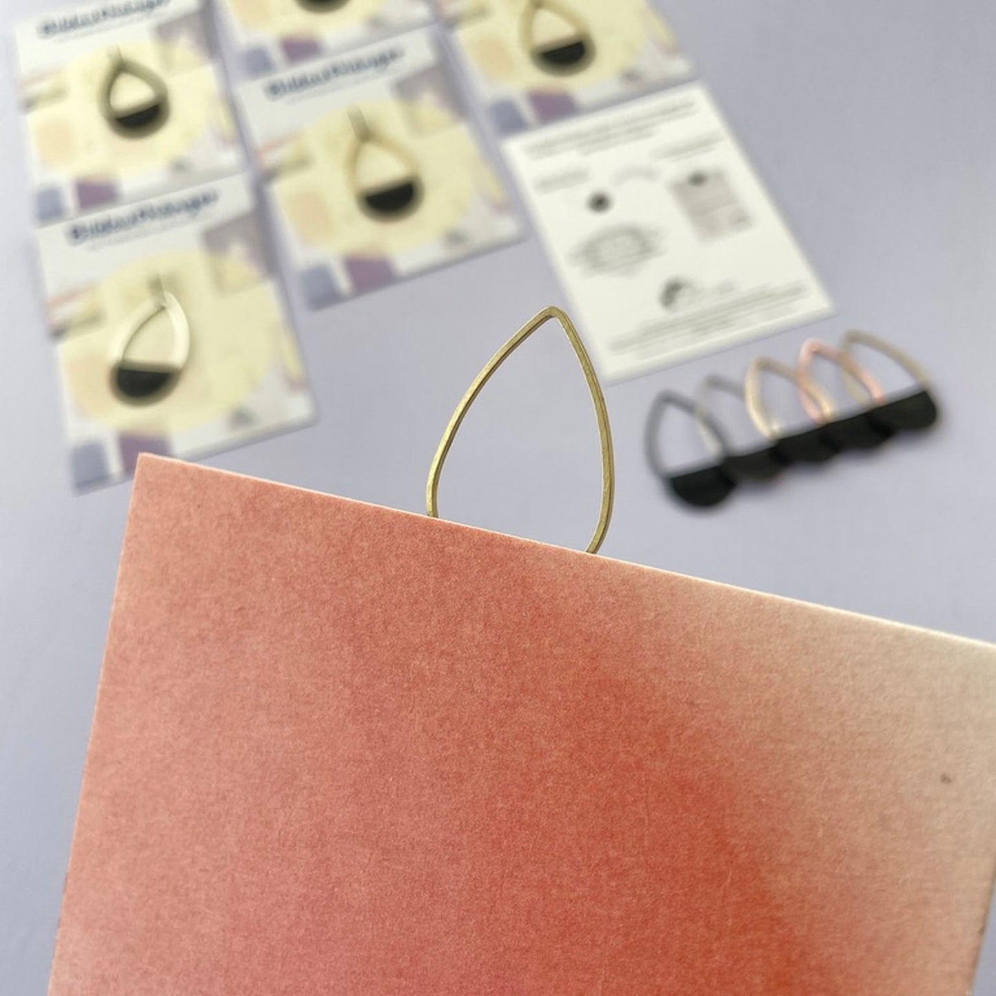 Bildaufhänger zum Postkarten aufhängen Tropfen klein / Wohndeko / Galerie