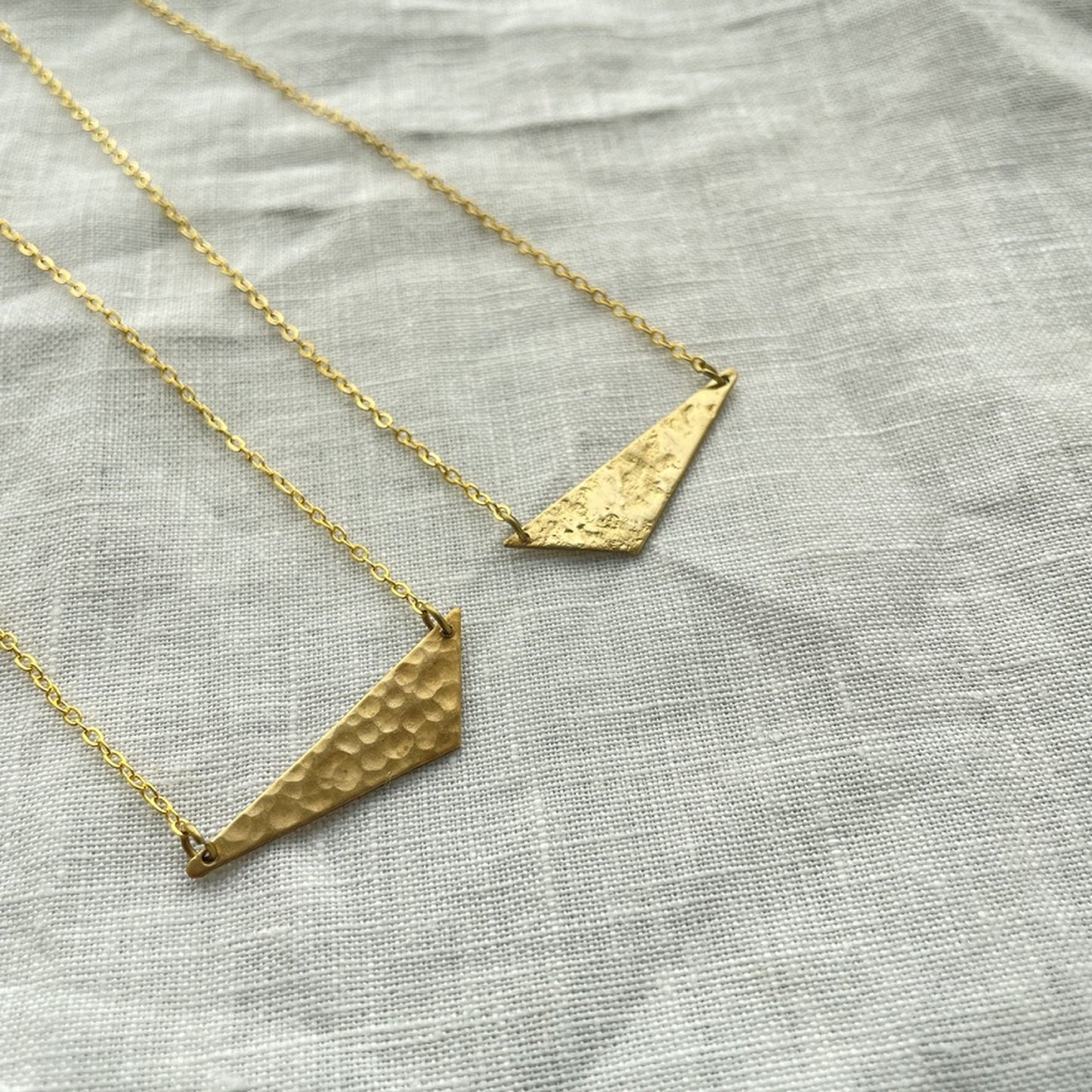 Dria . Kette mit Dreieck . Mond