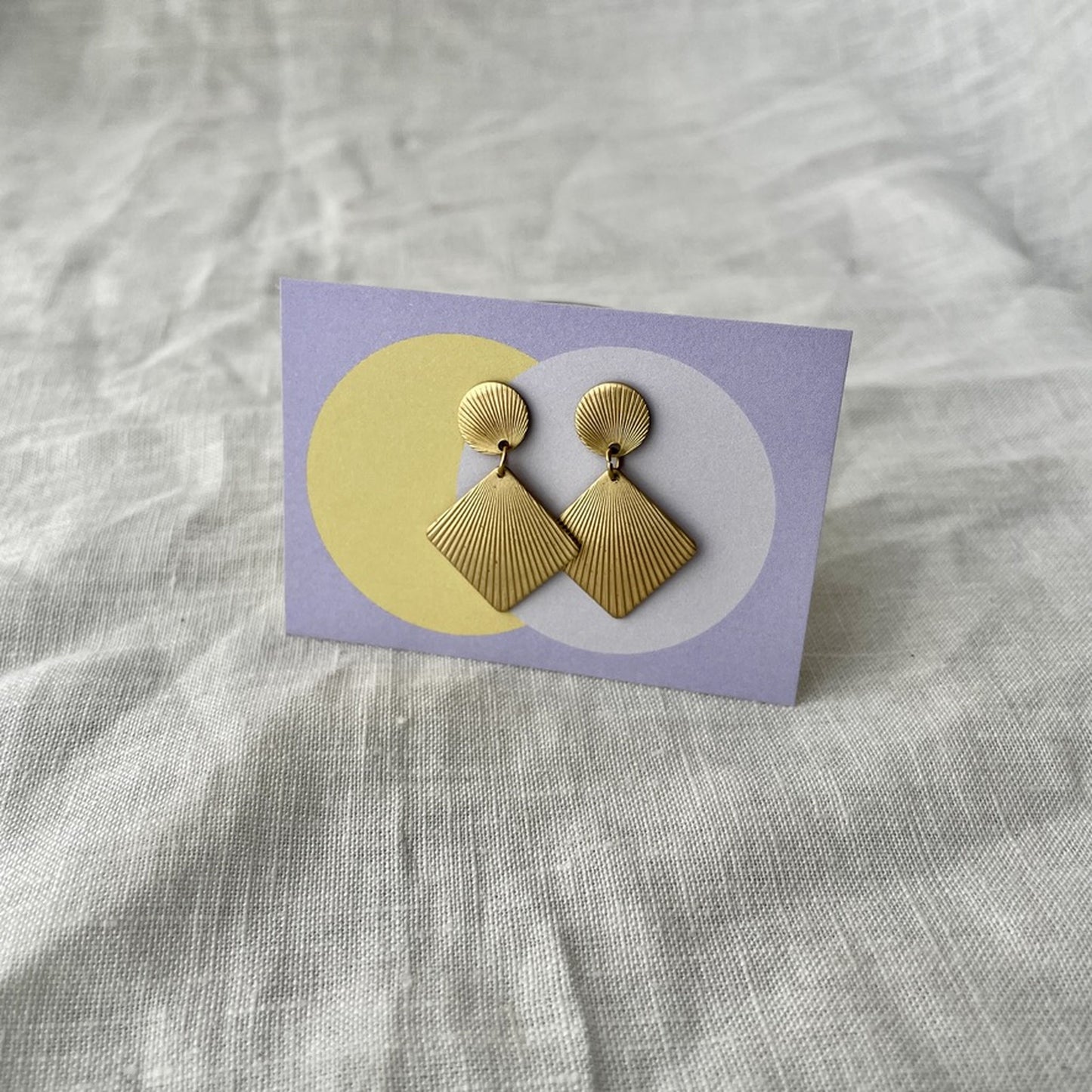 ✨Kuar – Ohrstecker mit Kreis und Quadrat in Muschelmuster