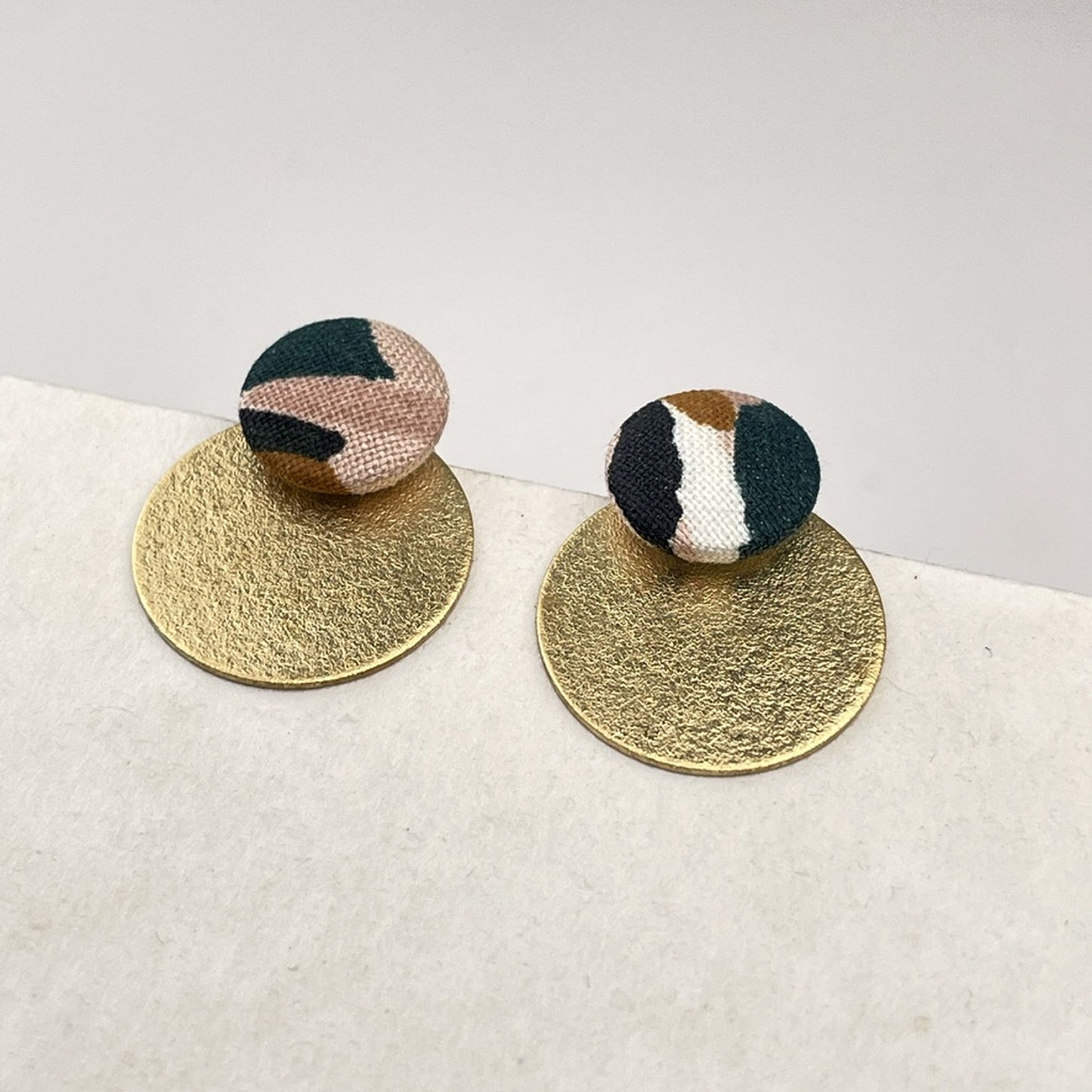 Ohrstecker Rundling .Natural Klecks