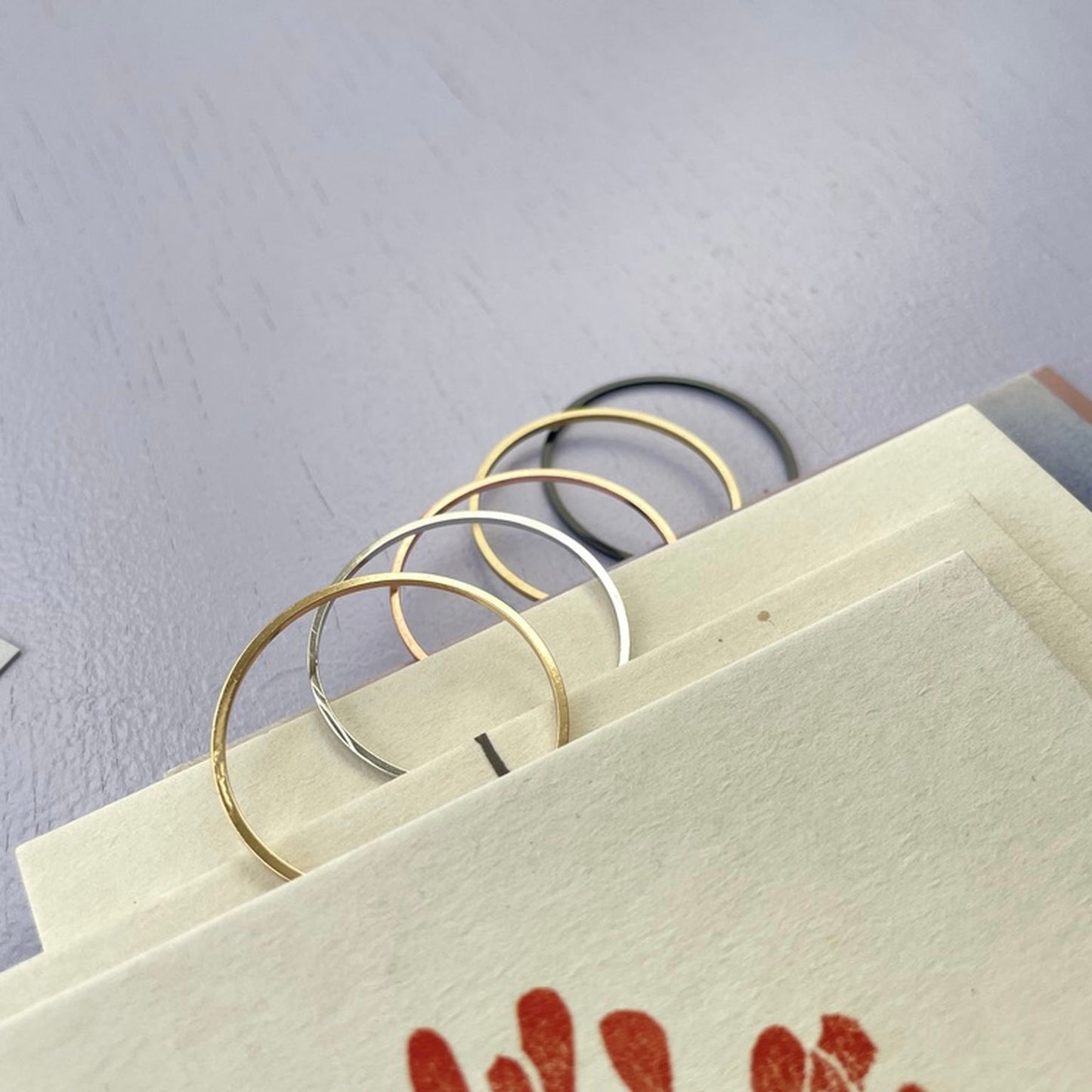 Bildaufhänger zum Postkarten aufhängen Kreis klein / Wohndeko / Galerie