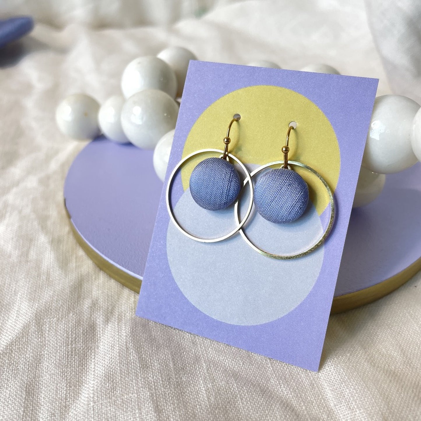 Ohrringe Inner Circle klein in Fliederblau