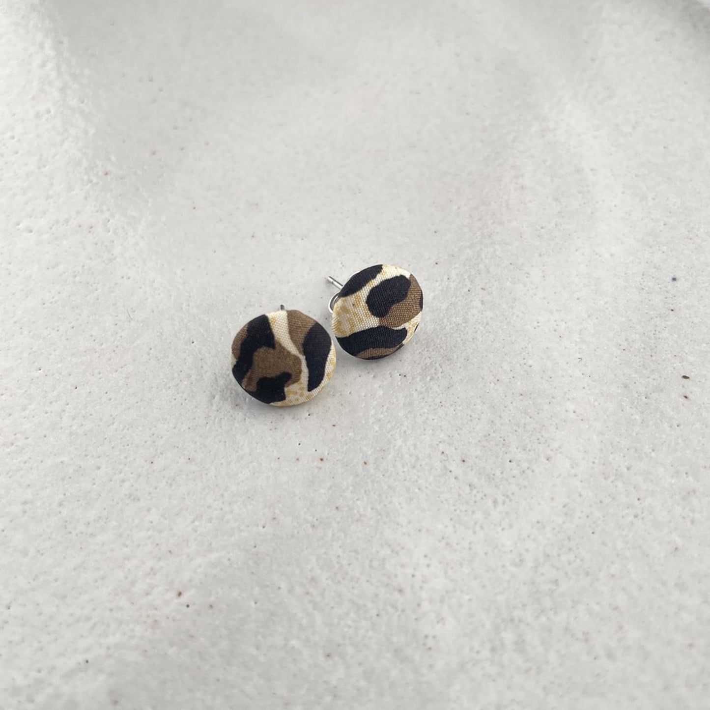 kleine Stoffstecker . in Leo