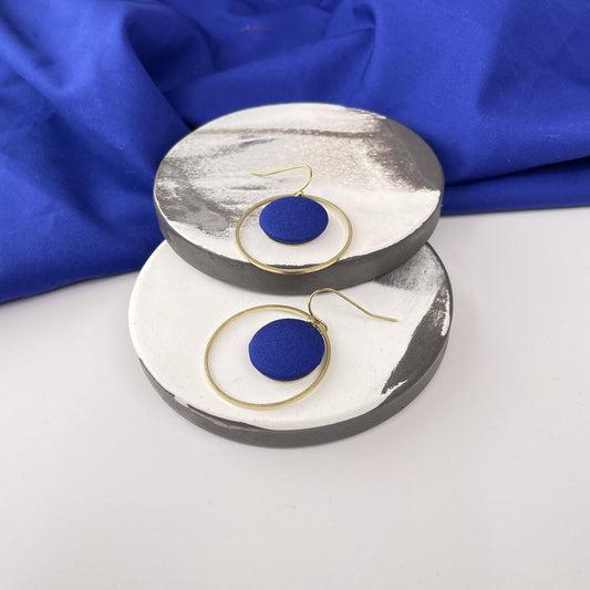 Ohrringe InnerCircle groß in Royalblau