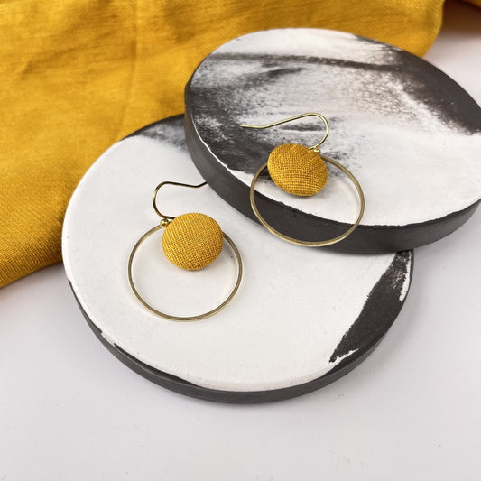 Ohrringe Inner Circle klein in Gelb