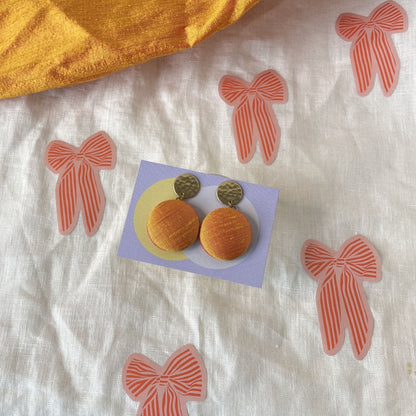 Ohrstecker MegaTransit in Orangegelber Seide . Sillow