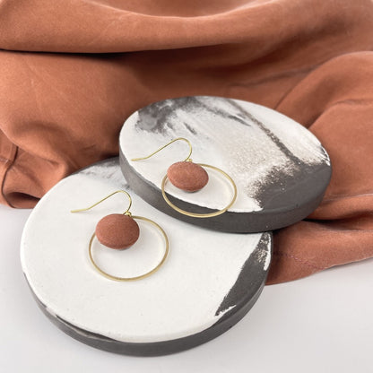 Ohrringe Inner Circle klein in Mocca