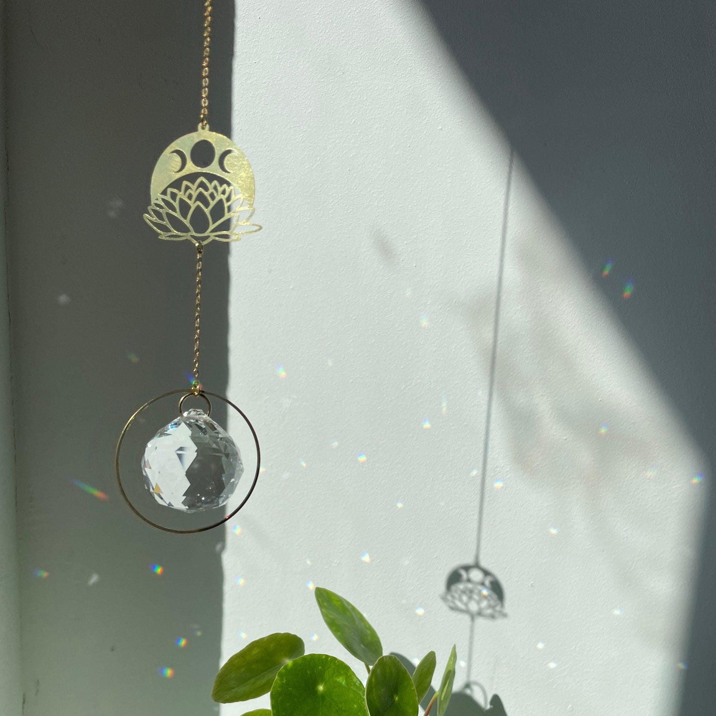 Suncatcher Lotus Mond-Lichtfänger, Regenbogenkristall, Fensterdeko, Geschenk zur Geburt, kleines Dankeschön